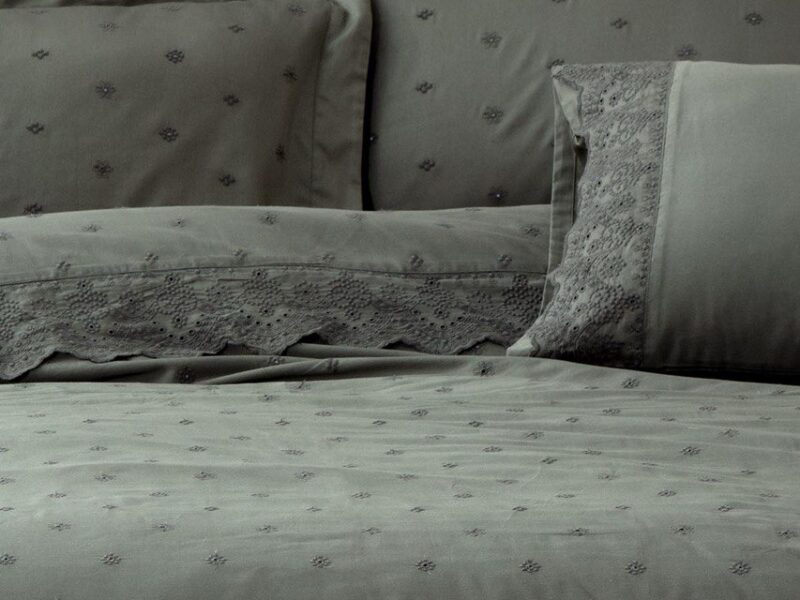 Satiinpuuvillased voodipesukomplektid