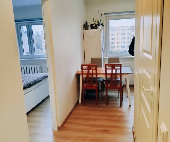 Pärnu. 2 toal. Papiniidu 33. 5/3 kor. Uus tehnika ja mööbel. üür 475 eur/kuu