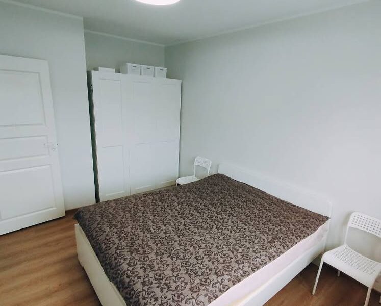 Pärnu. 2 toal. Papiniidu 33. 5/3 kor. Uus tehnika ja mööbel. üür 475 eur/kuu