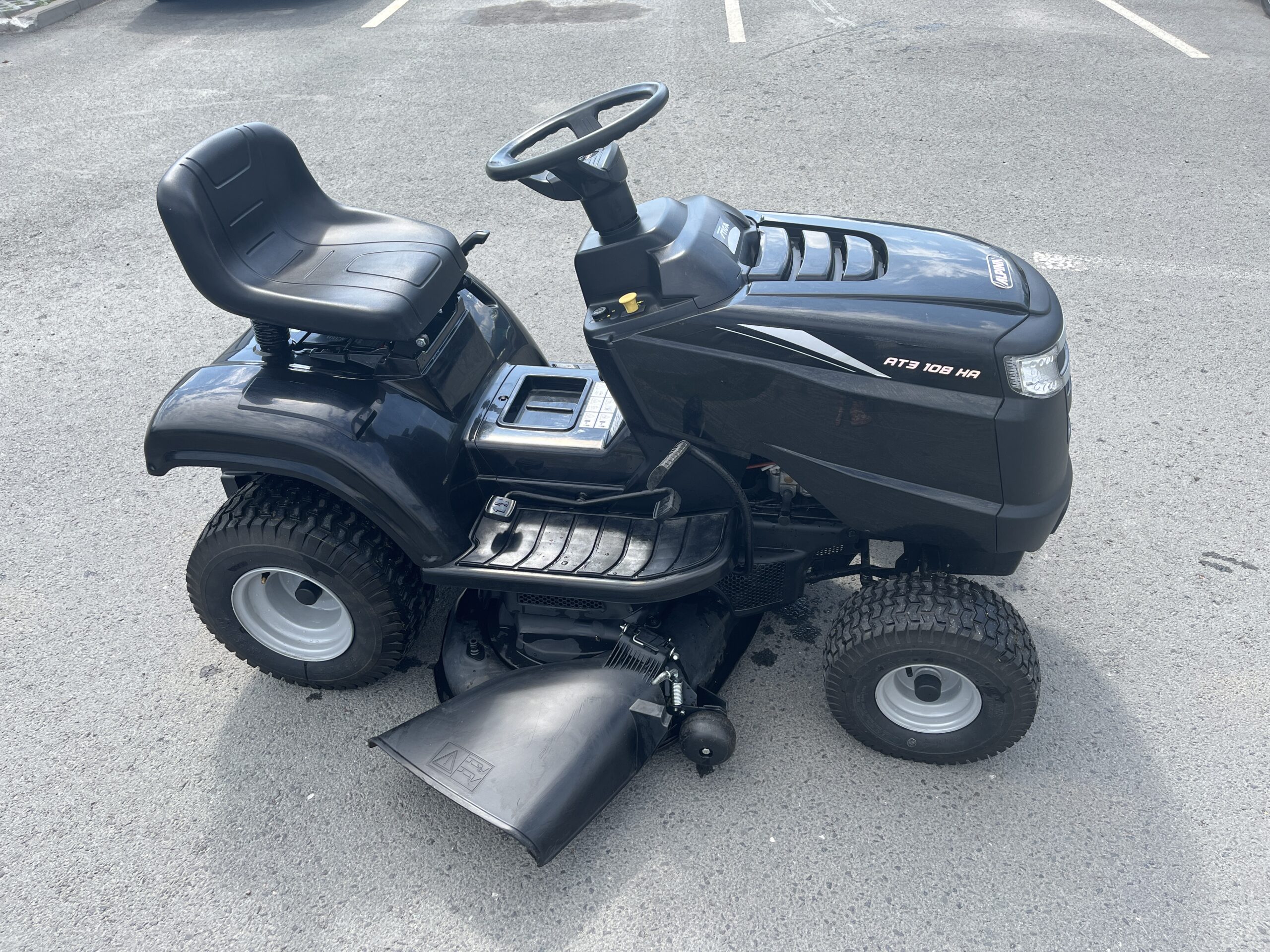 Murutraktori rent. Murutraktori haagisega rent. Трактор газонокосилка в аренду