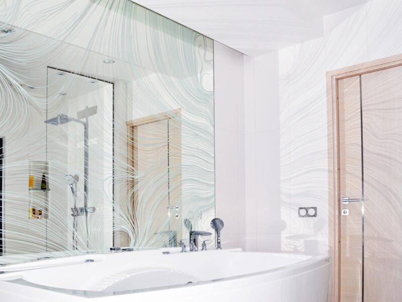 Vitraažid ja peeglid sinu ruumi kaunistamiseks