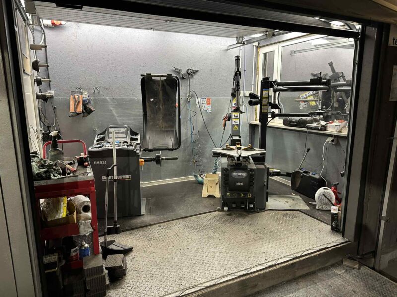 Firma pakub velgede vahetamise remontimise ja hoiustamise teenust